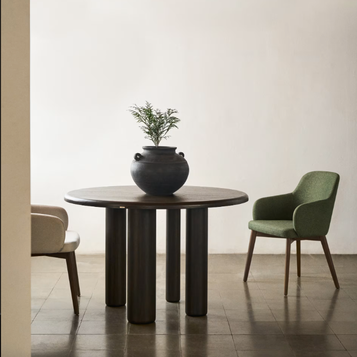 Mailen Dining Table